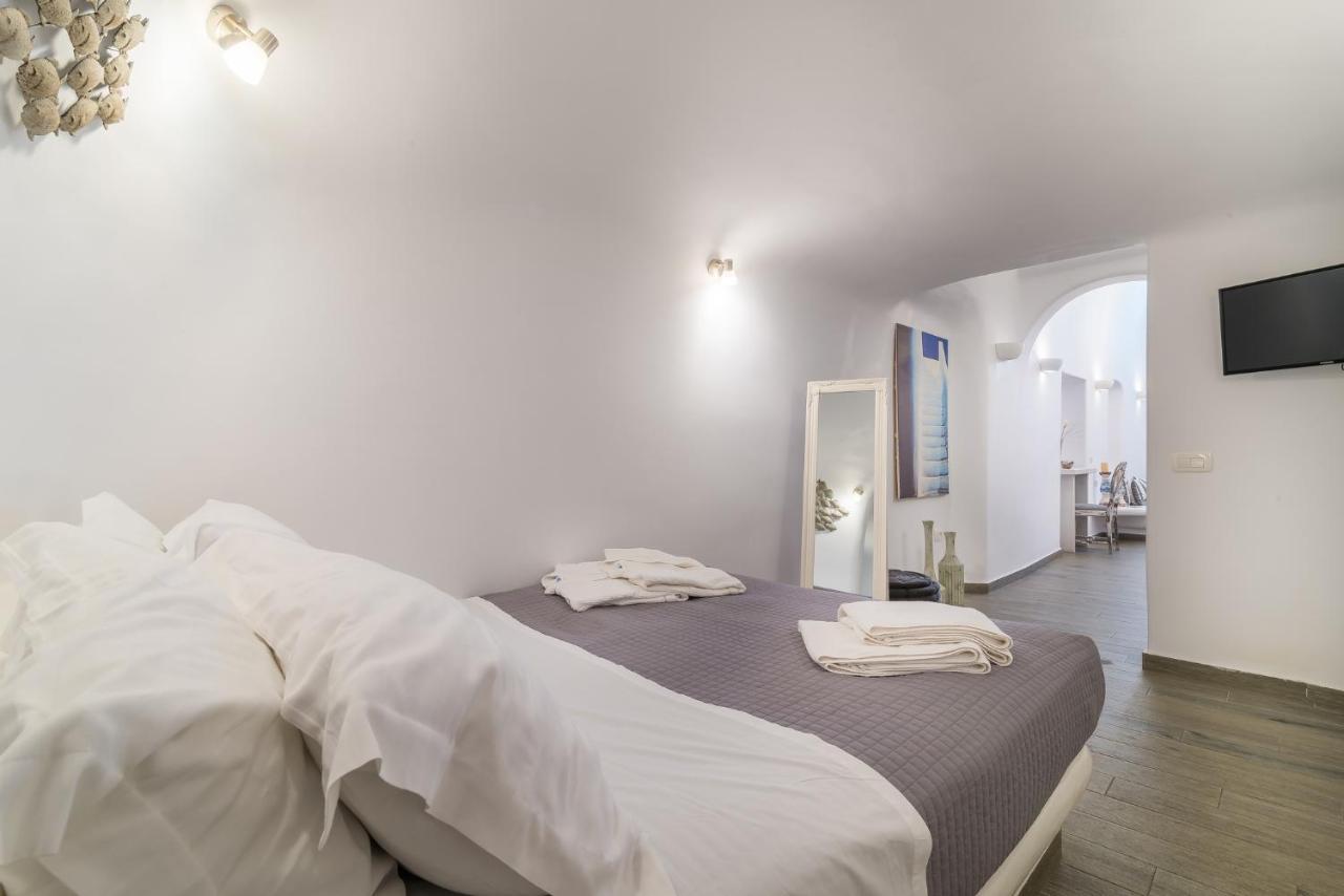 Angel Luxury Suites Fira (Santorini) Exterior foto